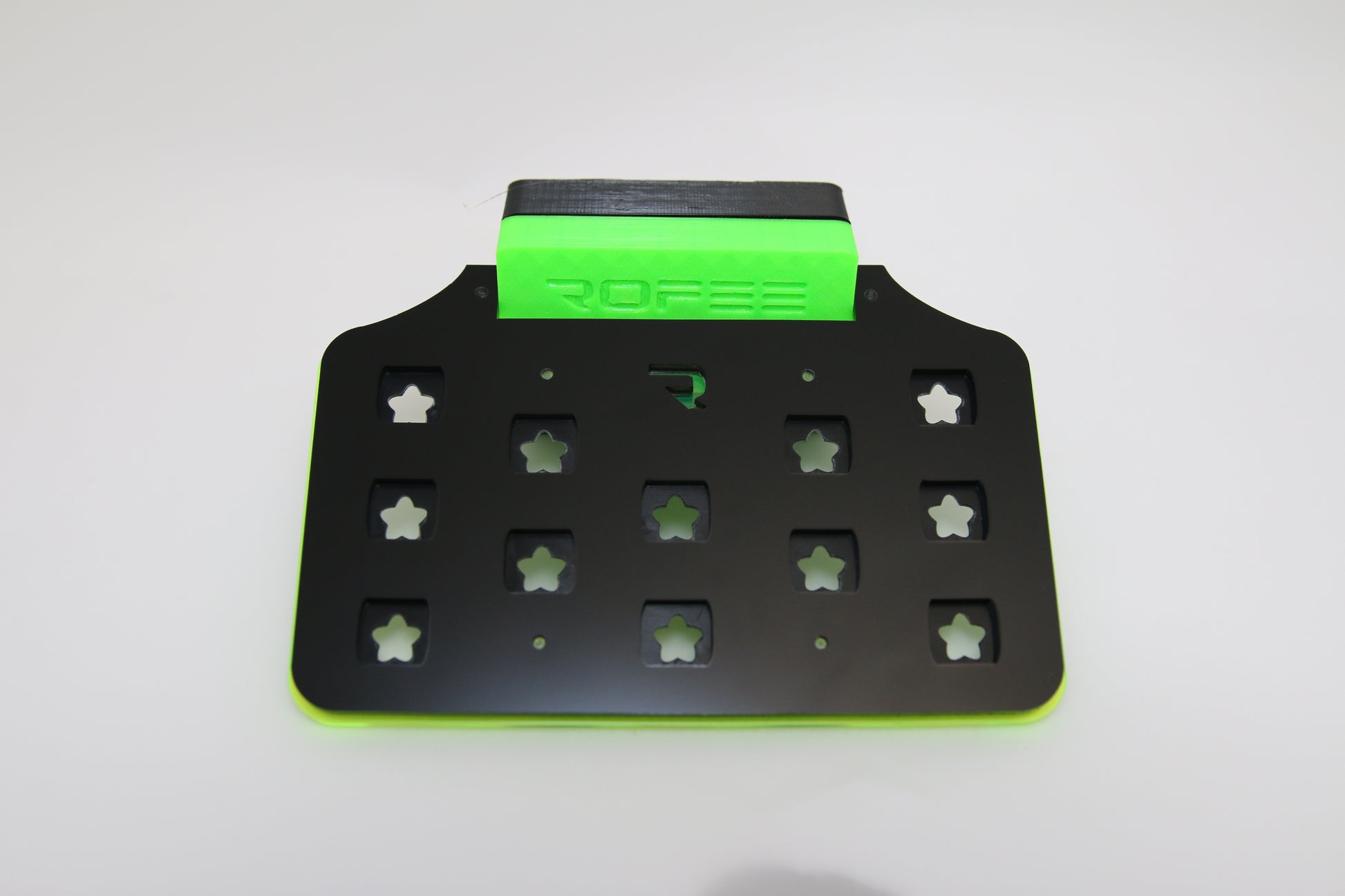 12 plug coral frag rack with acrylic and 3D printed angled magnetic mount